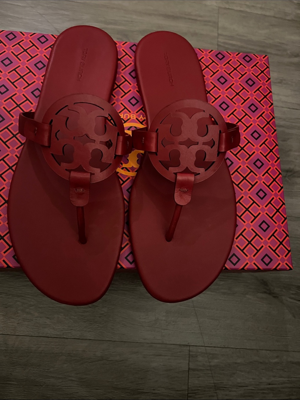 Tory Burch Miller Soft Calf Leather Sandals Sz 12 Red summer Luxe Resort vacay - Picture 3 of 8